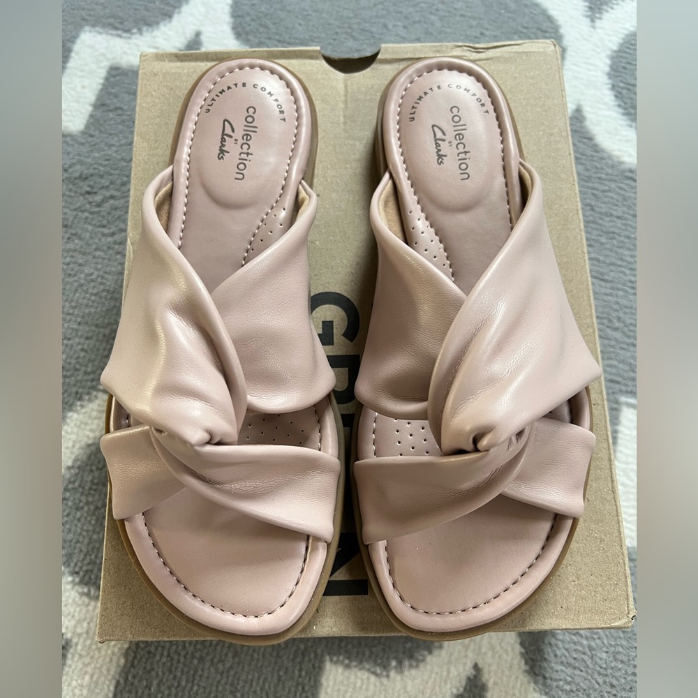 Clarks Reyna Twist Sandals size 6 new in box